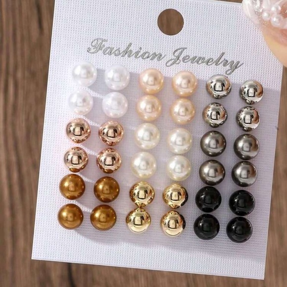 Jewelry - Elegant Pearl Stud Earring Set - Gold, Silver, Black, White